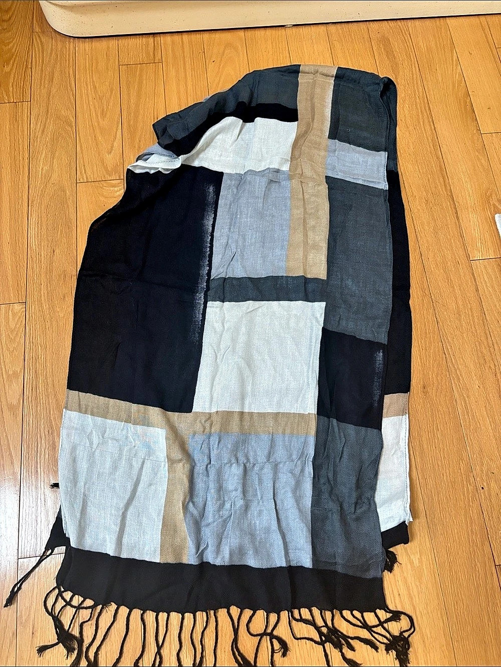 Apt. 9 Color Block Scarf NWT in Black & Gray